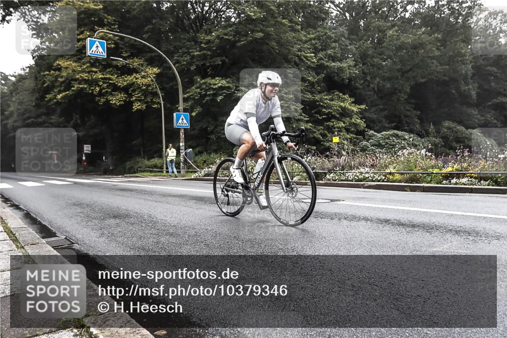 13.09.2026 - Stadtparktriathlon H.Heesch http://msf.ph/oto/10379346 13.09.2026 10:09:59 Radfahren 247, 251 meine-sportfotos.de