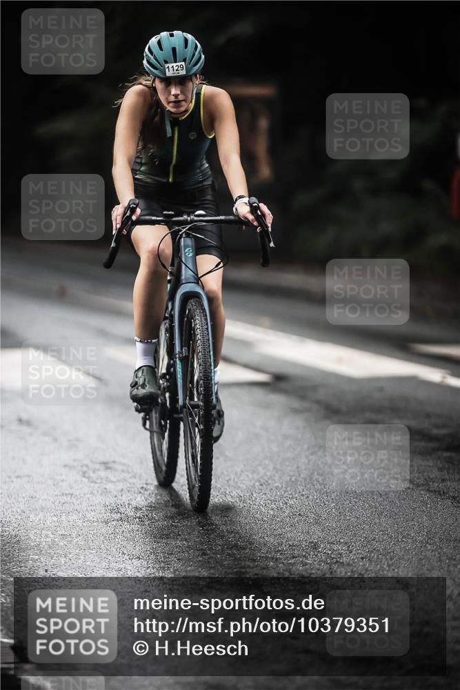 13.09.2026 - Stadtparktriathlon H.Heesch http://msf.ph/oto/10379351 13.09.2026 12:22:44 Radfahren 983, 1040, 1054, 1129, 1140 meine-sportfotos.de