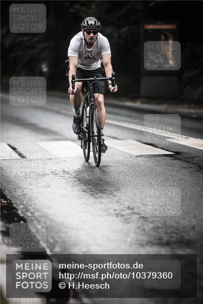 13.09.2026 - Stadtparktriathlon H.Heesch http://msf.ph/oto/10379360 13.09.2026 12:22:45 Radfahren 983, 1040, 1054, 1129, 1140 meine-sportfotos.de