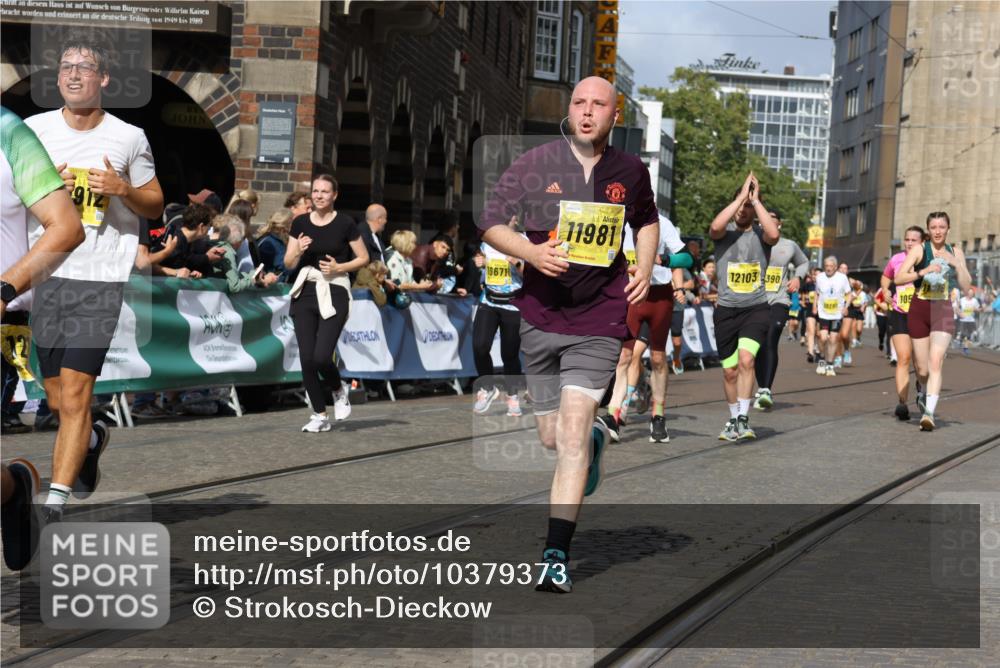 13.09.2026 - 21. swb-Marathon Bremen Strokosch-Dieckow http://msf.ph/oto/10379373 13.09.2026 11:04:13 Ziel 10152, 10357, 10403, 10429, 10607, 10659, 10720, 10726, 10796, 10912, 10918, 11149, 11319, 11325, 11451, 11470, 11471, 11511, 11618, 11868, 11967, 12140, 12260, 12392, 12433, 12504, 10182, 10245, 10526, 10613, 10755, 11214, 11215, 11248, 11336, 11410, 11720, 11740, 12009, 12929 meine-sportfotos.de