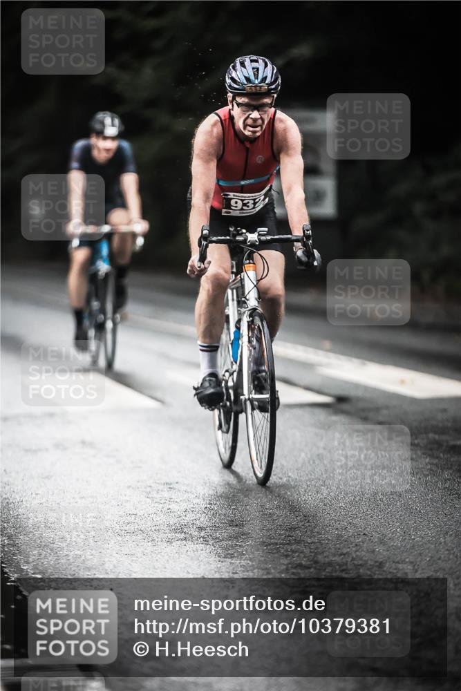13.09.2026 - Stadtparktriathlon H.Heesch http://msf.ph/oto/10379381 13.09.2026 12:22:56 Radfahren 932, 1026, 1135 meine-sportfotos.de