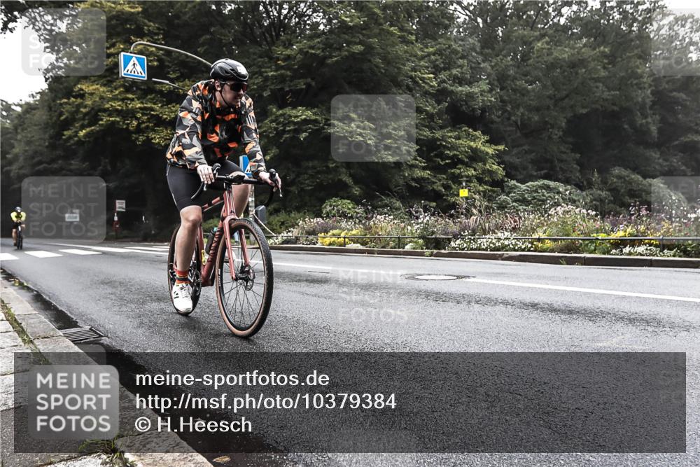 13.09.2026 - Stadtparktriathlon H.Heesch http://msf.ph/oto/10379384 13.09.2026 10:10:07 Radfahren 233, 261, 316 meine-sportfotos.de
