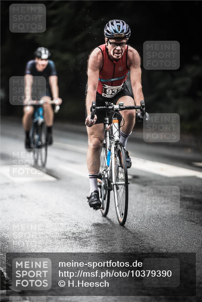 13.09.2026 - Stadtparktriathlon H.Heesch http://msf.ph/oto/10379390 13.09.2026 12:22:57 Radfahren 932, 1026, 1135 meine-sportfotos.de