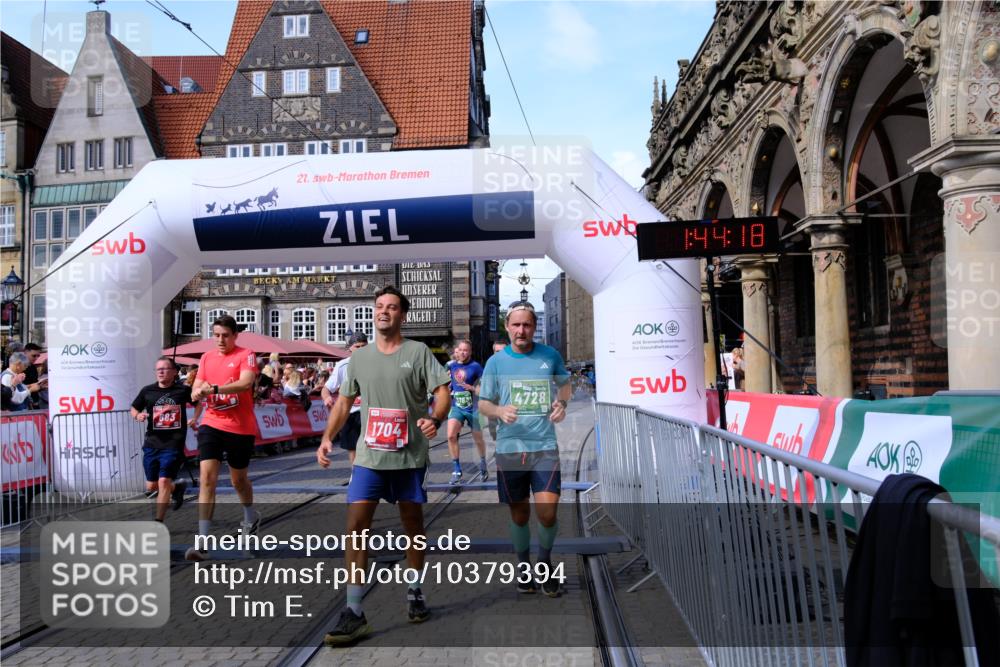 13.09.2026 - 21. swb-Marathon Bremen Tim E. http://msf.ph/oto/10379394 13.09.2026 13:14:40 Ziel 107, 235, 376, 469, 1043, 1125, 1492, 1542, 1814, 1998, 2043, 2084, 2203, 2913, 2922, 3085, 3545, 4452, 4728, 5794, 5836, 5986, 6130, 6506, 7117, 7591, 7659, 7826, 8456, 8919, 9783, 9868 meine-sportfotos.de
