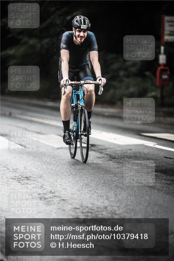 13.09.2026 - Stadtparktriathlon H.Heesch http://msf.ph/oto/10379418 13.09.2026 12:22:58 Radfahren 932, 1026, 1135 meine-sportfotos.de