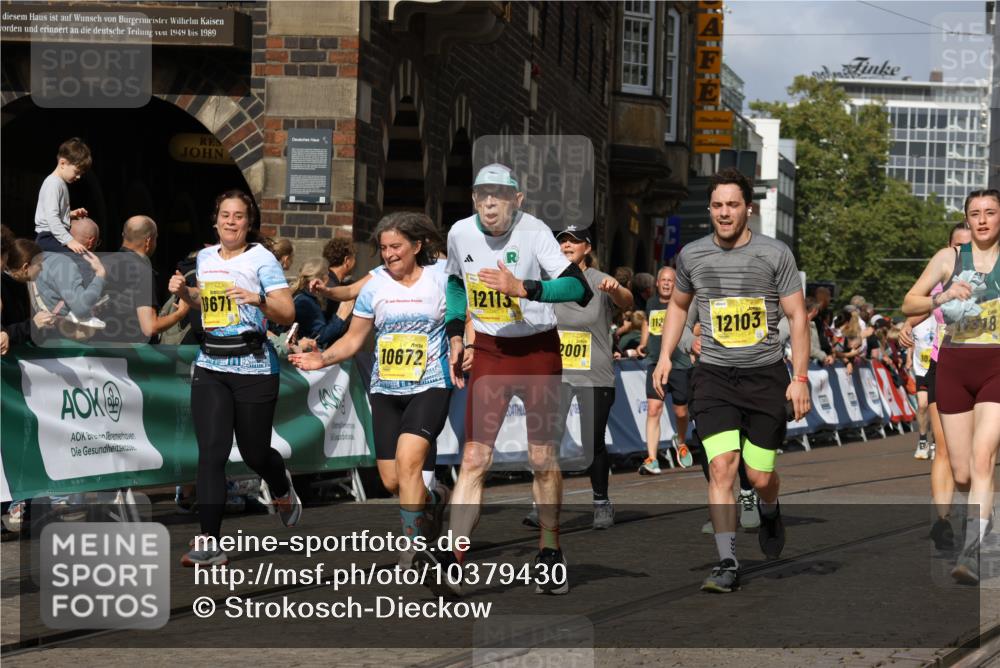 13.09.2026 - 21. swb-Marathon Bremen Strokosch-Dieckow http://msf.ph/oto/10379430 13.09.2026 11:04:15 Ziel 10152, 10357, 10403, 10429, 10607, 10659, 10720, 10726, 10796, 10912, 10913, 10918, 11149, 11319, 11325, 11451, 11470, 11471, 11511, 11618, 11868, 11967, 12140, 12260, 12392, 12433, 12504, 10245, 10526, 10613, 10755, 11214, 11215, 11248, 11410, 11720, 11740, 12009, 12929 meine-sportfotos.de