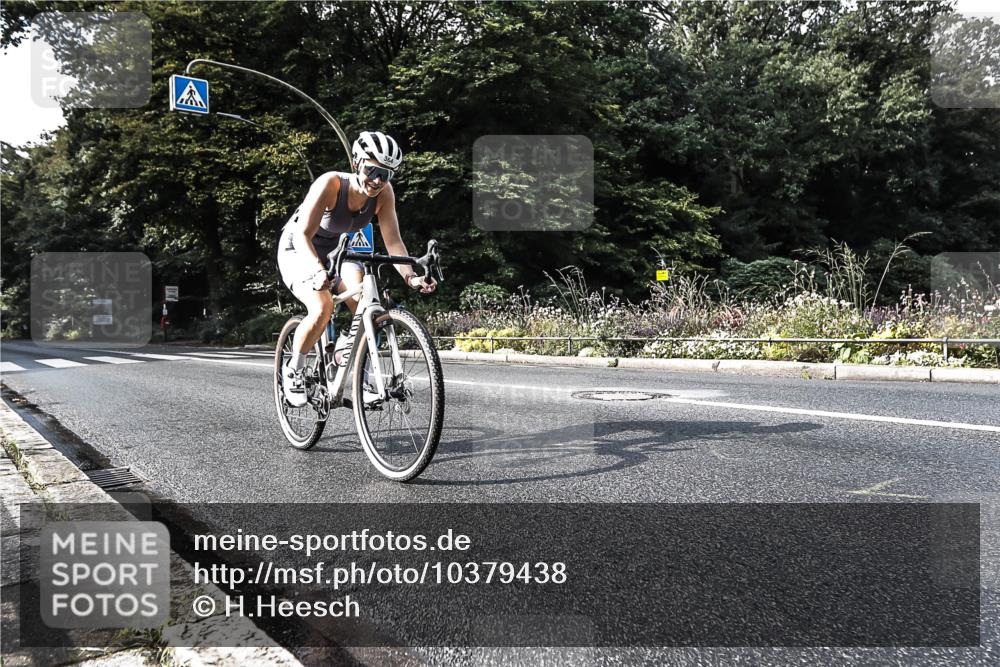 13.09.2026 - Stadtparktriathlon H.Heesch http://msf.ph/oto/10379438 13.09.2026 10:51:19 Radfahren 364, 534 meine-sportfotos.de
