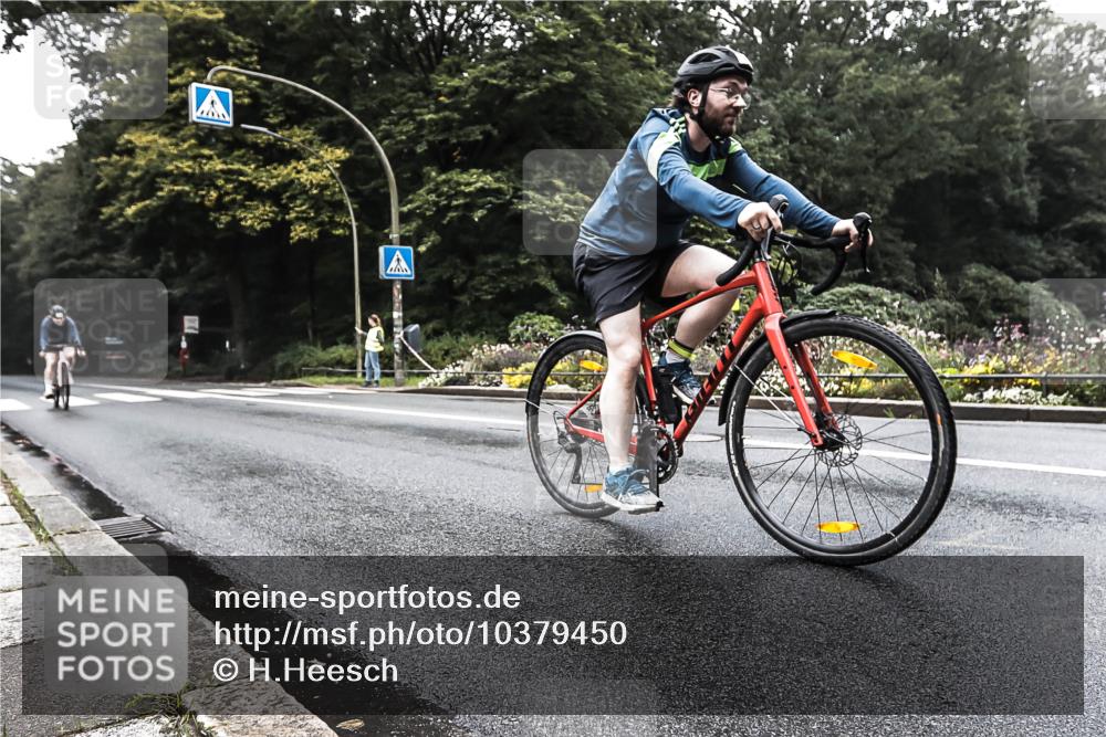 13.09.2026 - Stadtparktriathlon H.Heesch http://msf.ph/oto/10379450 13.09.2026 10:10:57 Radfahren 229, 323 meine-sportfotos.de