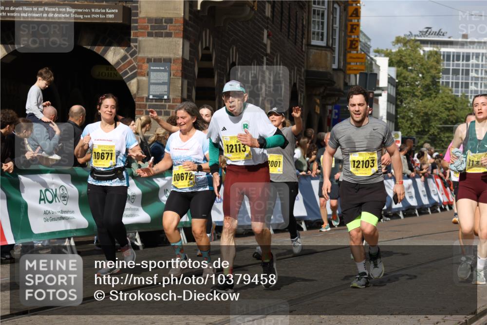 13.09.2026 - 21. swb-Marathon Bremen Strokosch-Dieckow http://msf.ph/oto/10379458 13.09.2026 11:04:15 Ziel 10152, 10357, 10403, 10429, 10607, 10659, 10720, 10726, 10796, 10912, 10913, 10918, 11149, 11319, 11325, 11451, 11470, 11471, 11511, 11618, 11868, 11967, 12140, 12260, 12392, 12433, 12504, 10245, 10526, 10613, 10755, 11214, 11215, 11248, 11410, 11720, 11740, 12009, 12929 meine-sportfotos.de