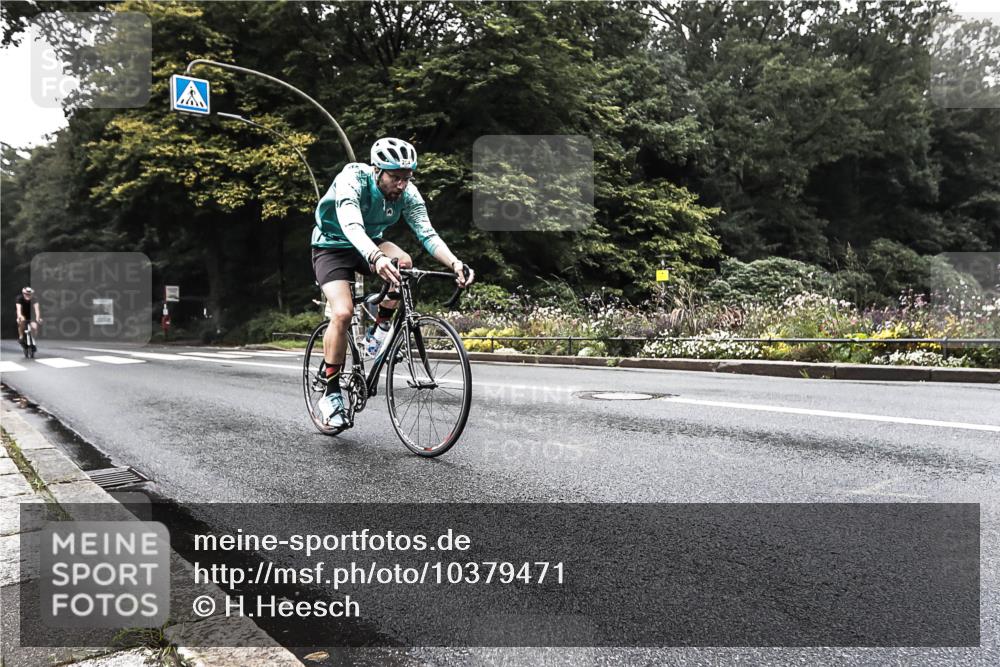 13.09.2026 - Stadtparktriathlon H.Heesch http://msf.ph/oto/10379471 13.09.2026 10:11:06 Radfahren 254, 267, 330 meine-sportfotos.de