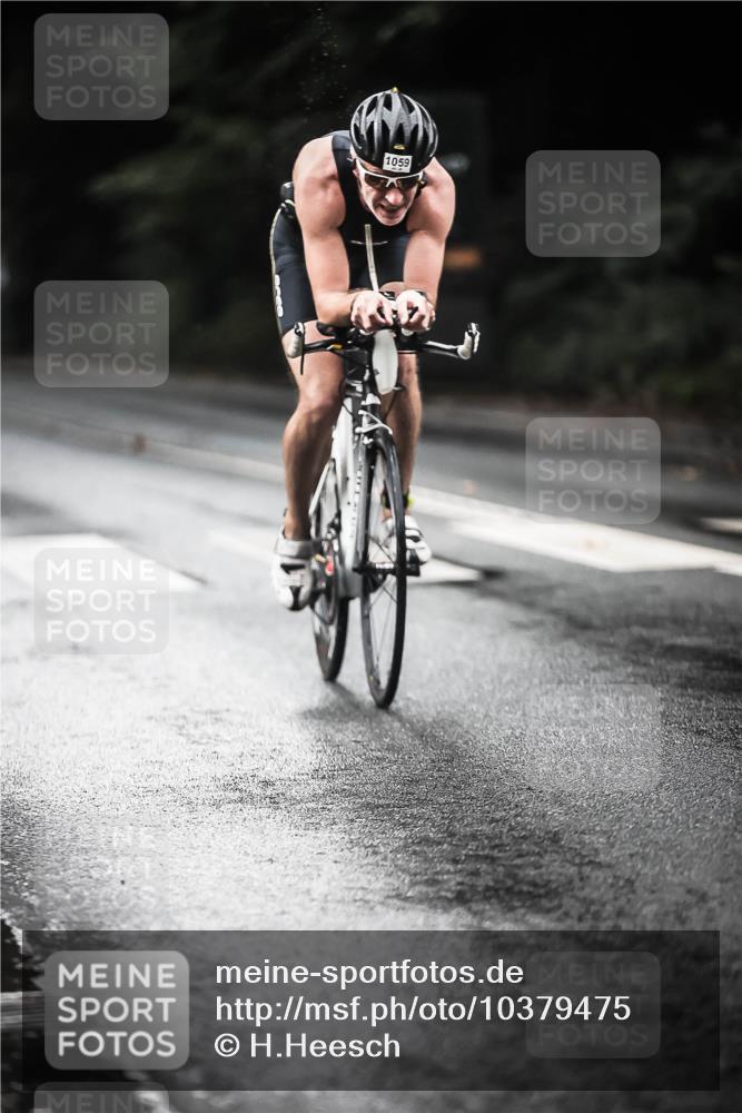 13.09.2026 - Stadtparktriathlon H.Heesch http://msf.ph/oto/10379475 13.09.2026 12:23:08 Radfahren 1049, 1059 meine-sportfotos.de