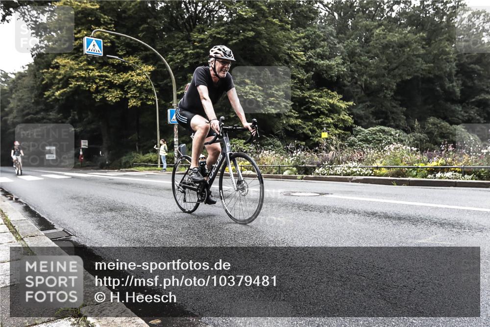 13.09.2026 - Stadtparktriathlon H.Heesch http://msf.ph/oto/10379481 13.09.2026 10:11:08 Radfahren 254, 267, 308 meine-sportfotos.de