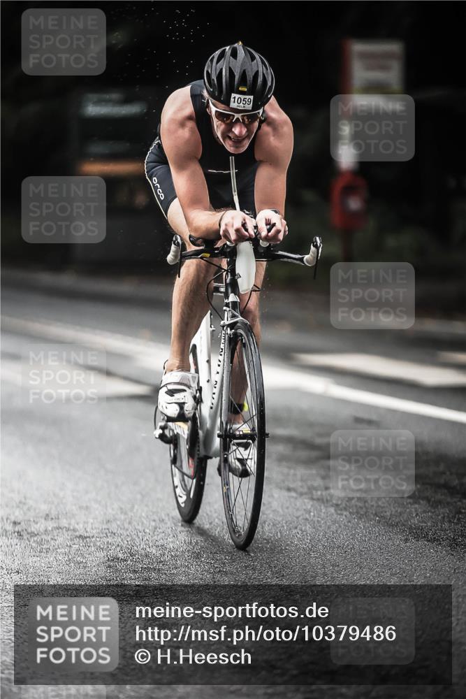 13.09.2026 - Stadtparktriathlon H.Heesch http://msf.ph/oto/10379486 13.09.2026 12:23:08 Radfahren 1049, 1059 meine-sportfotos.de