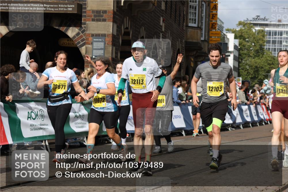 13.09.2026 - 21. swb-Marathon Bremen Strokosch-Dieckow http://msf.ph/oto/10379489 13.09.2026 11:04:15 Ziel 10152, 10357, 10403, 10429, 10607, 10659, 10720, 10726, 10796, 10912, 10913, 10918, 11149, 11319, 11325, 11451, 11470, 11471, 11511, 11618, 11868, 11967, 12140, 12260, 12392, 12433, 12504, 10245, 10526, 10613, 10755, 11214, 11215, 11248, 11410, 11720, 11740, 12009, 12929 meine-sportfotos.de