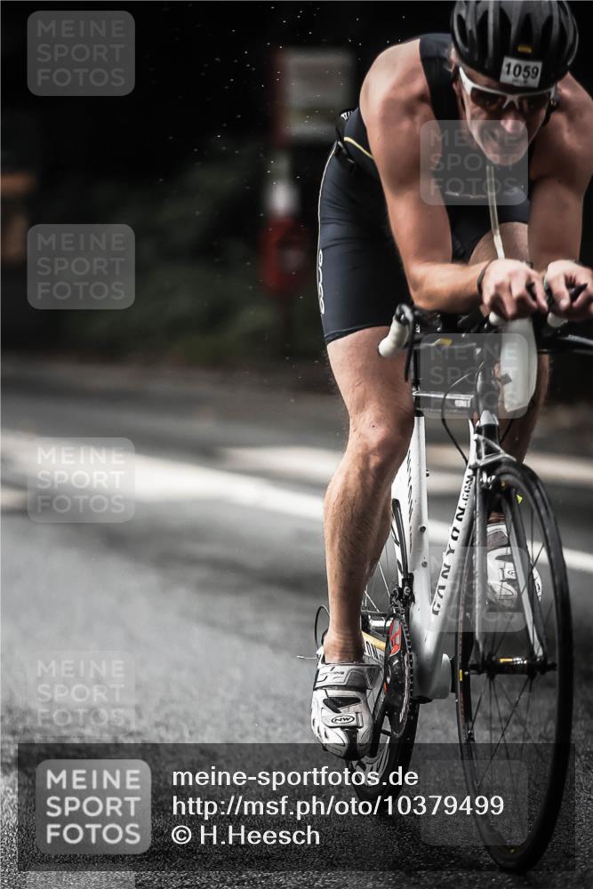 13.09.2026 - Stadtparktriathlon H.Heesch http://msf.ph/oto/10379499 13.09.2026 12:23:08 Radfahren 1049, 1059 meine-sportfotos.de