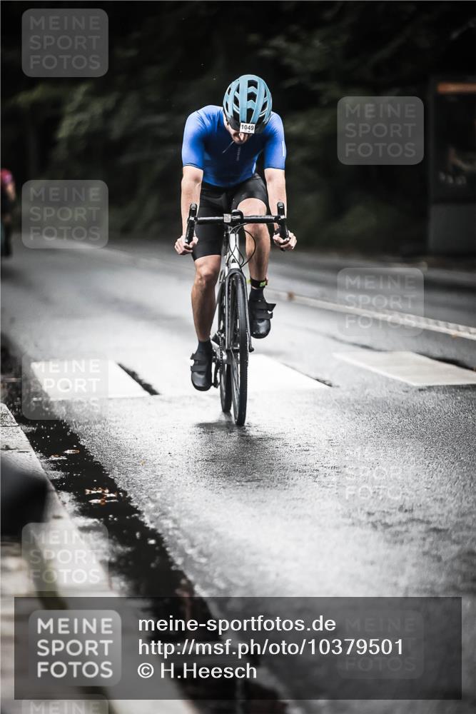 13.09.2026 - Stadtparktriathlon H.Heesch http://msf.ph/oto/10379501 13.09.2026 12:23:10 Radfahren 954, 1049, 1059 meine-sportfotos.de