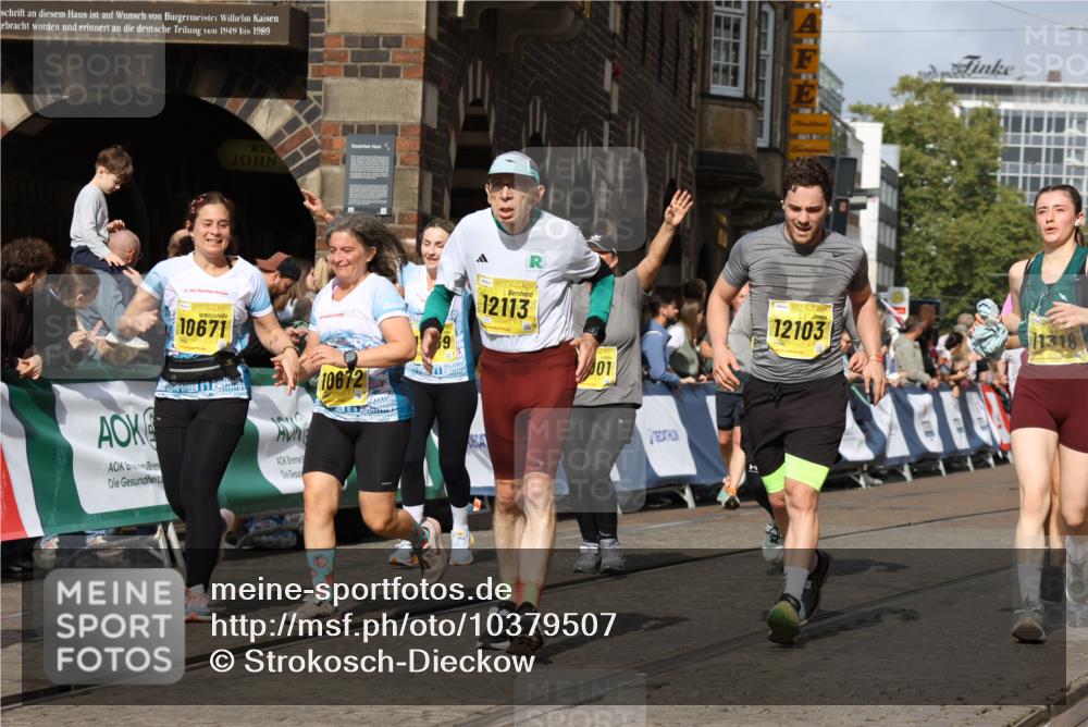 13.09.2026 - 21. swb-Marathon Bremen Strokosch-Dieckow http://msf.ph/oto/10379507 13.09.2026 11:04:15 Ziel 10152, 10357, 10403, 10429, 10607, 10659, 10720, 10726, 10796, 10912, 10913, 10918, 11149, 11319, 11325, 11451, 11470, 11471, 11511, 11618, 11868, 11967, 12140, 12260, 12392, 12433, 12504, 10245, 10526, 10613, 10755, 11214, 11215, 11248, 11410, 11720, 11740, 12009, 12929 meine-sportfotos.de