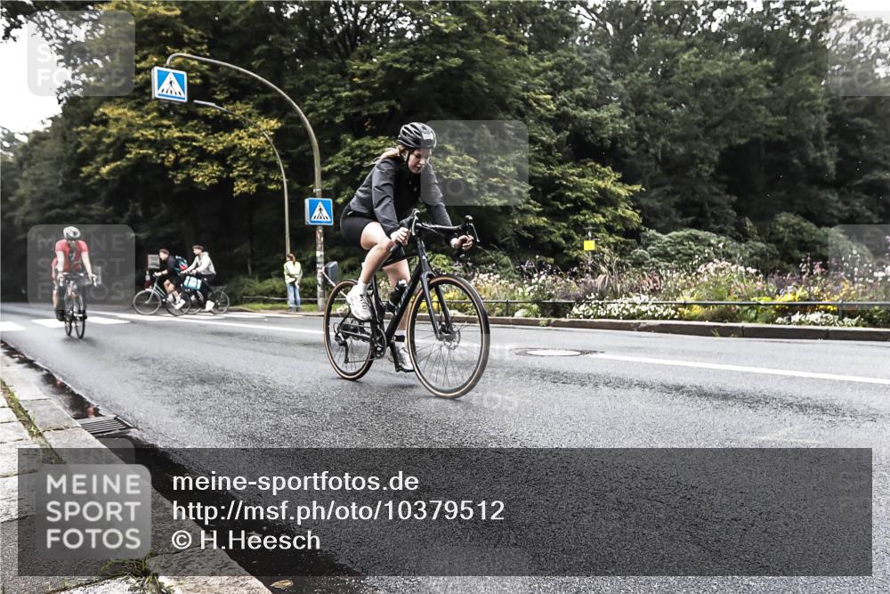 13.09.2026 - Stadtparktriathlon H.Heesch http://msf.ph/oto/10379512 13.09.2026 10:11:31 Radfahren 253, 271, 273, 296, 324 meine-sportfotos.de