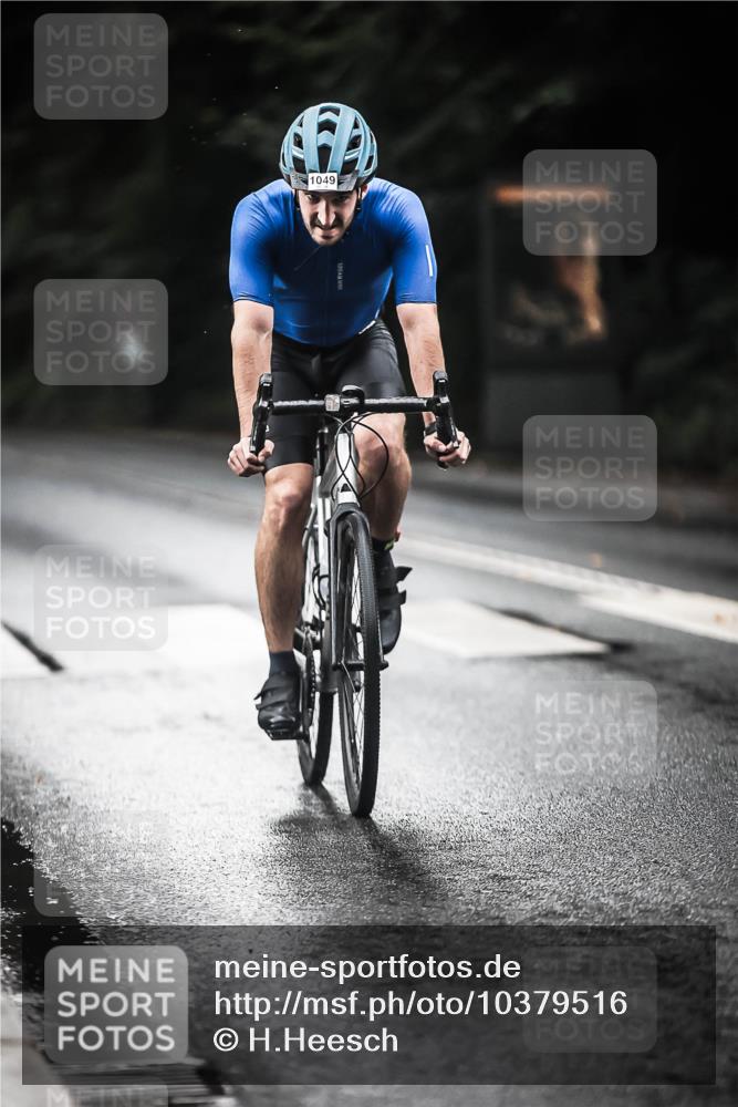 13.09.2026 - Stadtparktriathlon H.Heesch http://msf.ph/oto/10379516 13.09.2026 12:23:11 Radfahren 954, 1049, 1059 meine-sportfotos.de
