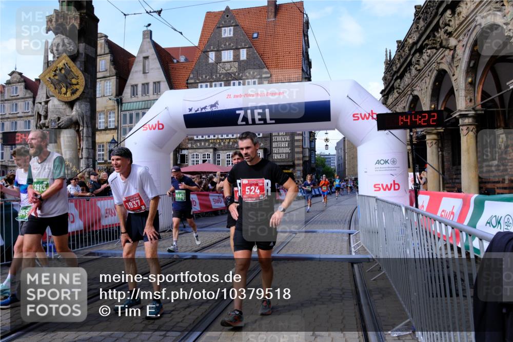 13.09.2026 - 21. swb-Marathon Bremen Tim E. http://msf.ph/oto/10379518 13.09.2026 13:14:44 Ziel 107, 376, 469, 1043, 1125, 1492, 1814, 2043, 2203, 2913, 3085, 3545, 3821, 4452, 4685, 4728, 5794, 5836, 5986, 6130, 6506, 7117, 7659, 7826, 8456, 9783, 9868 meine-sportfotos.de