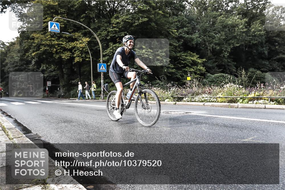 13.09.2026 - Stadtparktriathlon H.Heesch http://msf.ph/oto/10379520 13.09.2026 10:51:30 Radfahren 357 meine-sportfotos.de