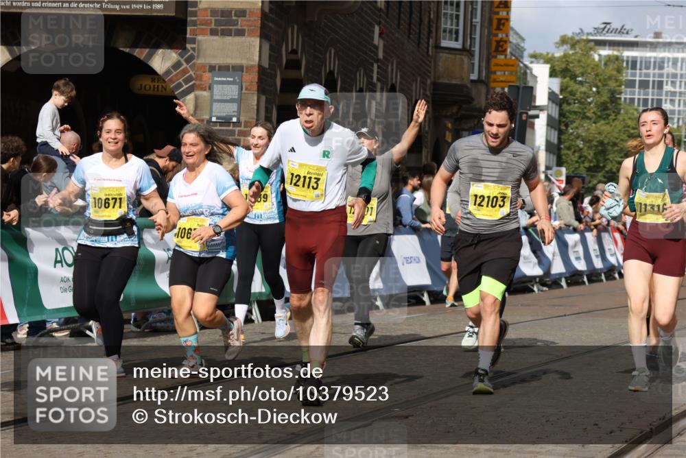 13.09.2026 - 21. swb-Marathon Bremen Strokosch-Dieckow http://msf.ph/oto/10379523 13.09.2026 11:04:15 Ziel 10152, 10357, 10403, 10429, 10607, 10659, 10720, 10726, 10796, 10912, 10913, 10918, 11149, 11319, 11325, 11451, 11470, 11471, 11511, 11618, 11868, 11967, 12140, 12260, 12392, 12433, 12504, 10245, 10526, 10613, 10755, 11214, 11215, 11248, 11410, 11720, 11740, 12009, 12929 meine-sportfotos.de