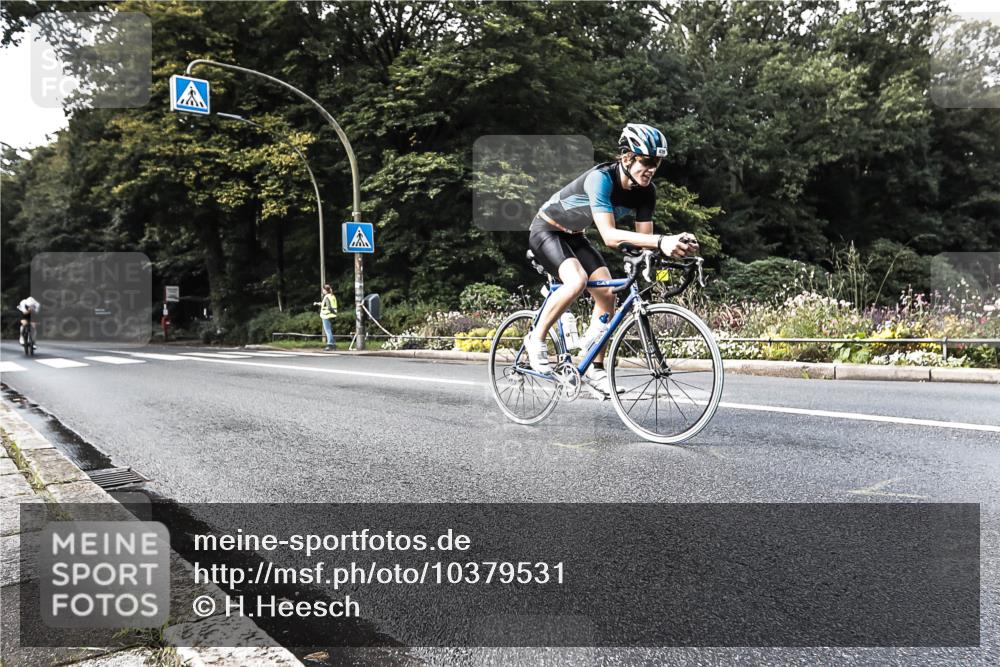 13.09.2026 - Stadtparktriathlon H.Heesch http://msf.ph/oto/10379531 13.09.2026 10:51:39 Radfahren 275, 499, 563 meine-sportfotos.de