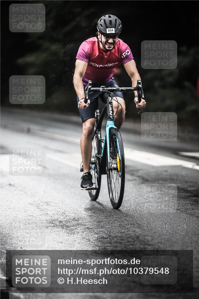 13.09.2026 - Stadtparktriathlon H.Heesch http://msf.ph/oto/10379548 13.09.2026 12:23:15 Radfahren 954, 961, 1049 meine-sportfotos.de