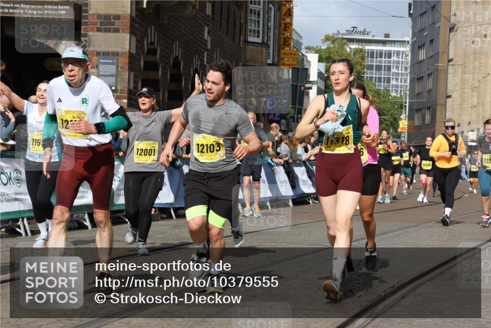 13.09.2026 - 21. swb-Marathon Bremen Strokosch-Dieckow http://msf.ph/oto/10379555 13.09.2026 11:04:16 Ziel 10152, 10357, 10403, 10429, 10607, 10659, 10720, 10726, 10796, 10912, 10913, 10918, 11149, 11318, 11319, 11325, 11451, 11470, 11471, 11511, 11618, 11868, 11909, 11967, 12140, 12260, 12392, 12433, 12504, 10160, 10245, 10526, 10613, 10755, 11214, 11215, 11248, 11410, 11720, 11740, 11761, 12009, 12929 meine-sportfotos.de