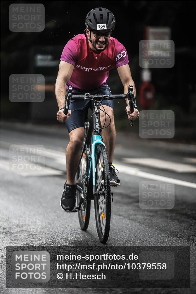 13.09.2026 - Stadtparktriathlon H.Heesch http://msf.ph/oto/10379558 13.09.2026 12:23:16 Radfahren 954, 961, 1049 meine-sportfotos.de