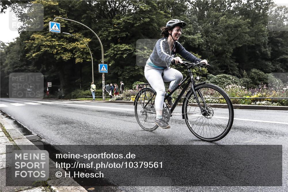 13.09.2026 - Stadtparktriathlon H.Heesch http://msf.ph/oto/10379561 13.09.2026 10:11:54 Radfahren 326 meine-sportfotos.de