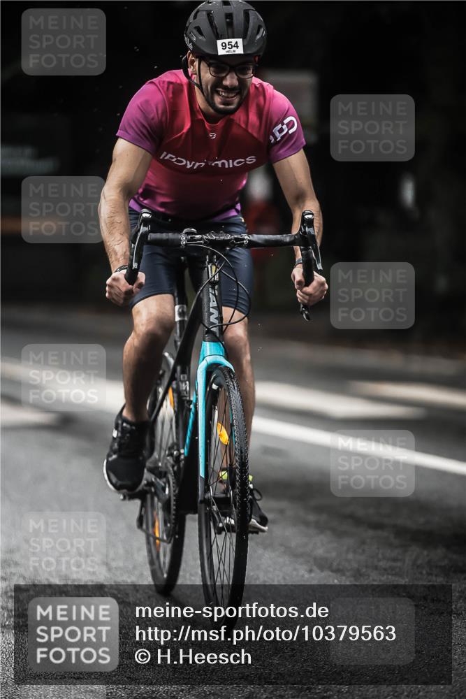 13.09.2026 - Stadtparktriathlon H.Heesch http://msf.ph/oto/10379563 13.09.2026 12:23:16 Radfahren 954, 961, 1049 meine-sportfotos.de