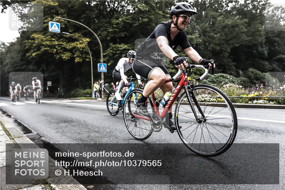 13.09.2026 - Stadtparktriathlon H.Heesch http://msf.ph/oto/10379565 13.09.2026 10:12:02 Radfahren 213, 256, 300, 305, 333, 334, 335 meine-sportfotos.de