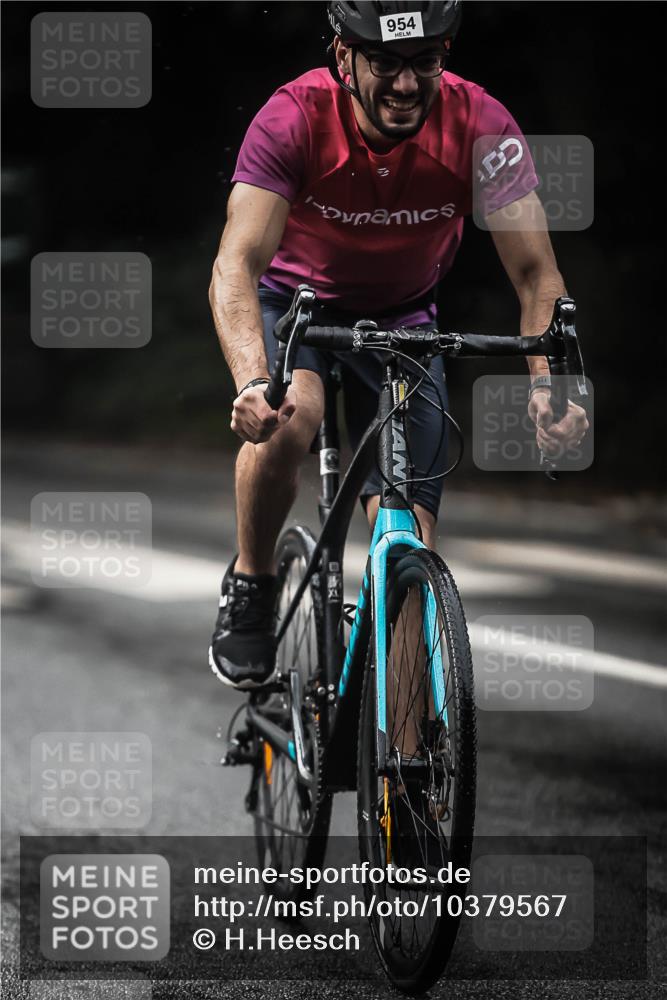13.09.2026 - Stadtparktriathlon H.Heesch http://msf.ph/oto/10379567 13.09.2026 12:23:16 Radfahren 954, 961, 1049 meine-sportfotos.de