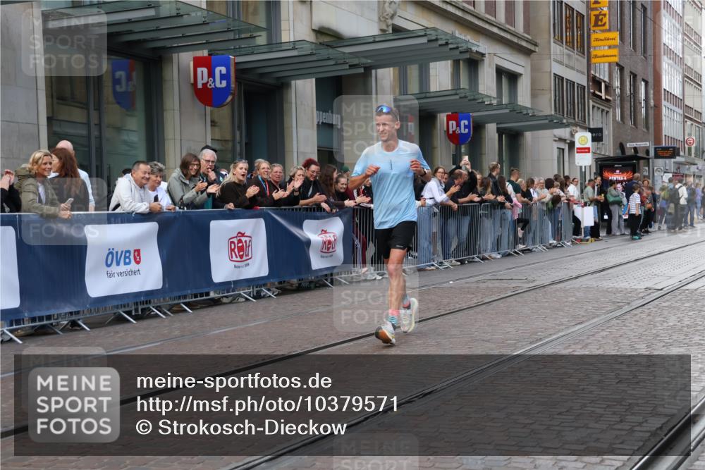13.09.2026 - 21. swb-Marathon Bremen Strokosch-Dieckow http://msf.ph/oto/10379571 13.09.2026 12:41:20 Ziel 129, 1139, 634 meine-sportfotos.de