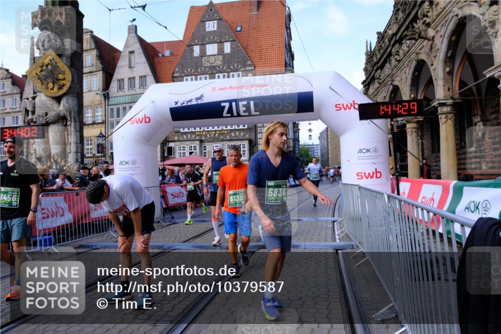 13.09.2026 - 21. swb-Marathon Bremen Tim E. http://msf.ph/oto/10379587 13.09.2026 13:14:51 Ziel 199, 376, 469, 1043, 1125, 1492, 1814, 2251, 2971, 2997, 3012, 3085, 3821, 3834, 4586, 4685, 5239, 5794, 5836, 6130, 6506, 7117, 7782, 7826, 8366, 8456, 9242, 9868, 10016 meine-sportfotos.de