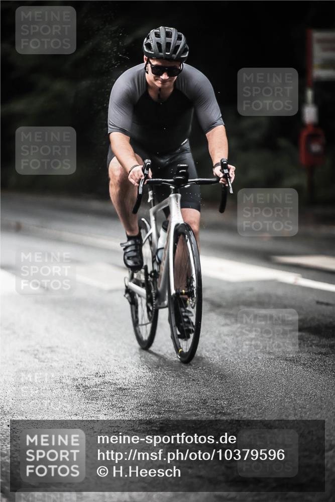 13.09.2026 - Stadtparktriathlon H.Heesch http://msf.ph/oto/10379596 13.09.2026 12:23:21 Radfahren 954, 961 meine-sportfotos.de