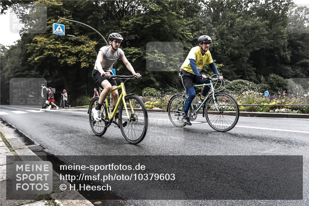 13.09.2026 - Stadtparktriathlon H.Heesch http://msf.ph/oto/10379603 13.09.2026 10:12:09 Radfahren 298, 312, 332 meine-sportfotos.de