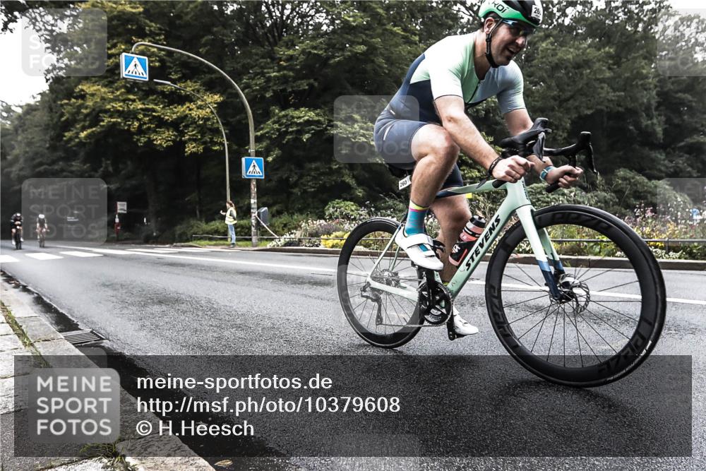 13.09.2026 - Stadtparktriathlon H.Heesch http://msf.ph/oto/10379608 13.09.2026 10:12:21 Radfahren 260, 262, 264 meine-sportfotos.de