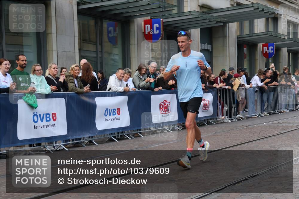 13.09.2026 - 21. swb-Marathon Bremen Strokosch-Dieckow http://msf.ph/oto/10379609 13.09.2026 12:41:21 Ziel 129, 1139, 634 meine-sportfotos.de