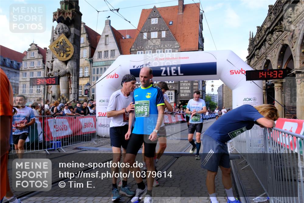 13.09.2026 - 21. swb-Marathon Bremen Tim E. http://msf.ph/oto/10379614 13.09.2026 13:14:54 Ziel 199, 376, 615, 616, 1043, 1125, 1455, 1492, 1814, 2251, 2847, 2971, 2997, 3012, 3085, 3821, 3834, 4097, 4246, 4586, 4685, 5239, 5794, 5836, 5962, 6130, 6506, 7117, 7251, 7782, 7826, 8366, 9242, 9868, 10016 meine-sportfotos.de