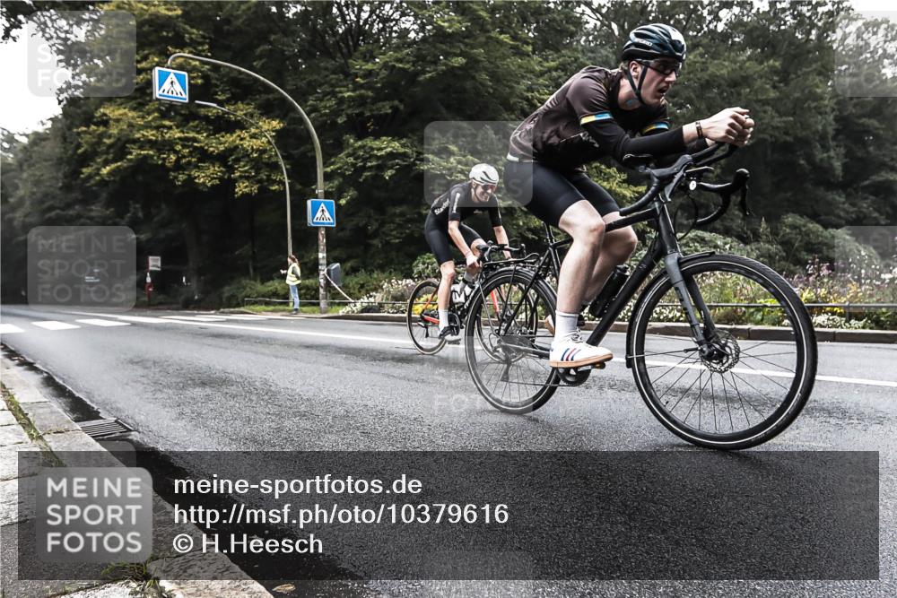 13.09.2026 - Stadtparktriathlon H.Heesch http://msf.ph/oto/10379616 13.09.2026 10:12:23 Radfahren 225, 260, 262, 264 meine-sportfotos.de