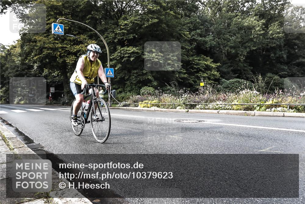 13.09.2026 - Stadtparktriathlon H.Heesch http://msf.ph/oto/10379623 13.09.2026 10:52:03 Radfahren 777 meine-sportfotos.de