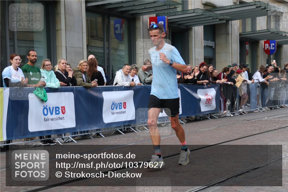 13.09.2026 - 21. swb-Marathon Bremen Strokosch-Dieckow http://msf.ph/oto/10379627 13.09.2026 12:41:21 Ziel 129, 1139, 634 meine-sportfotos.de