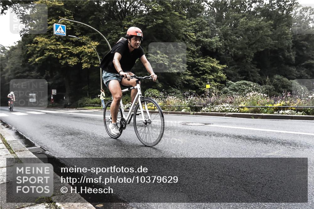 13.09.2026 - Stadtparktriathlon H.Heesch http://msf.ph/oto/10379629 13.09.2026 10:12:28 Radfahren 225, 237, 322 meine-sportfotos.de