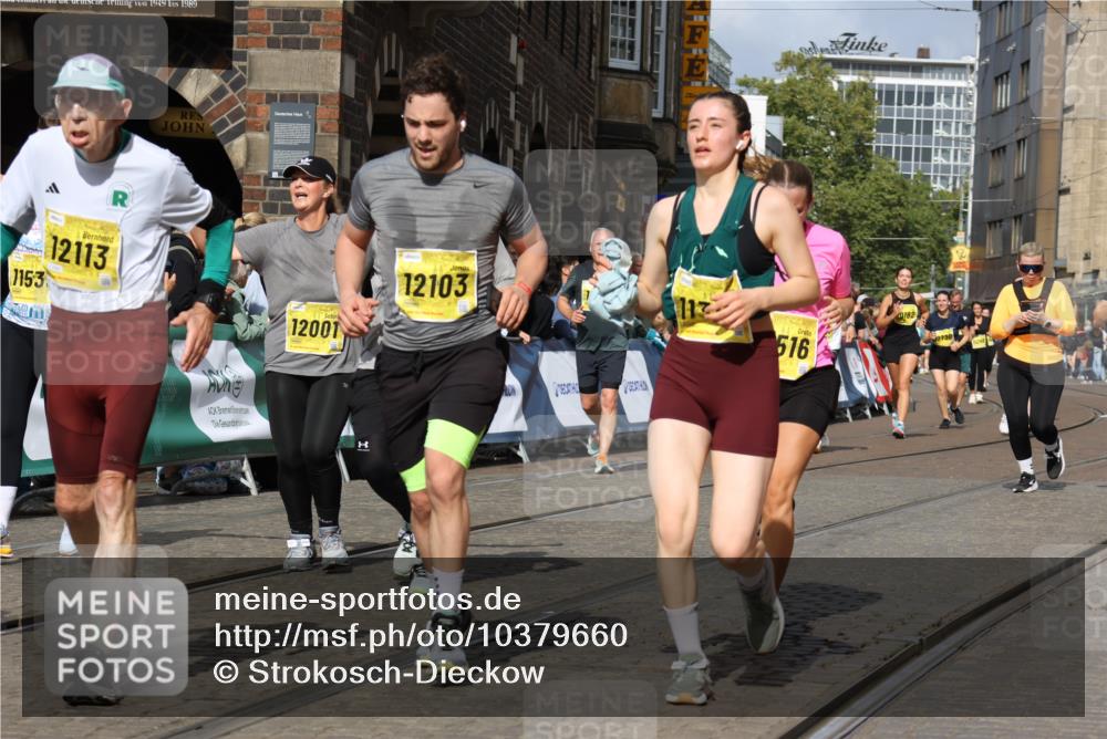 13.09.2026 - 21. swb-Marathon Bremen Strokosch-Dieckow http://msf.ph/oto/10379660 13.09.2026 11:04:17 Ziel 10152, 10357, 10403, 10429, 10516, 10607, 10659, 10671, 10672, 10720, 10726, 10796, 10912, 10913, 10918, 11149, 11318, 11319, 11325, 11451, 11470, 11471, 11511, 11618, 11909, 11967, 12103, 12140, 12260, 12392, 12433, 12504, 10160, 10245, 10526, 10613, 10711, 10755, 11214, 11215, 11248, 11410, 11720, 11740, 11761, 12009, 12929 meine-sportfotos.de