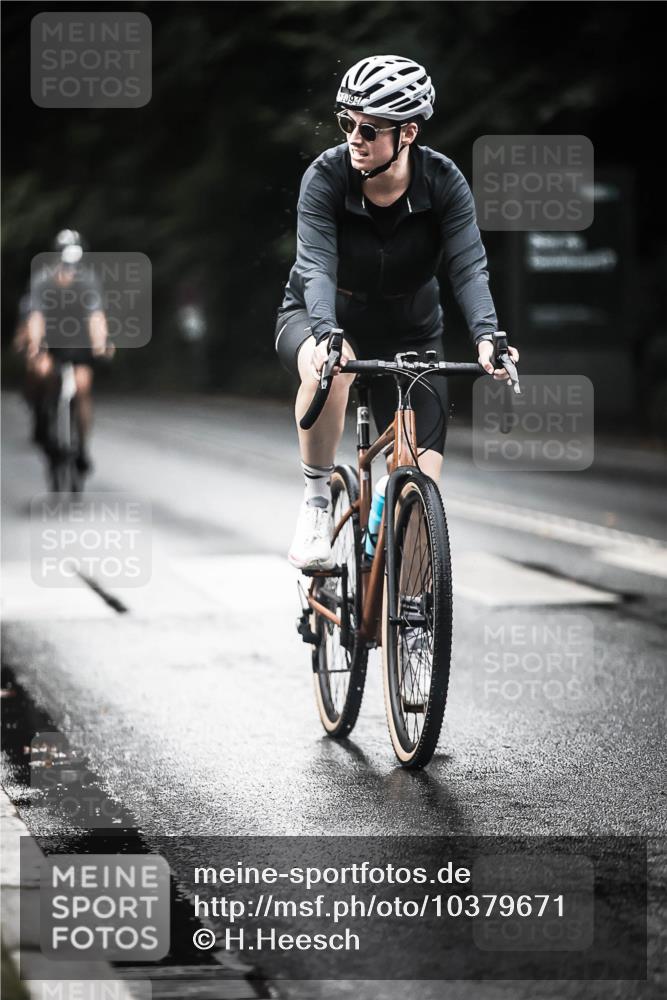 13.09.2026 - Stadtparktriathlon H.Heesch http://msf.ph/oto/10379671 13.09.2026 12:23:34 Radfahren 1001, 1011, 1022, 1079, 1094, 1107 meine-sportfotos.de