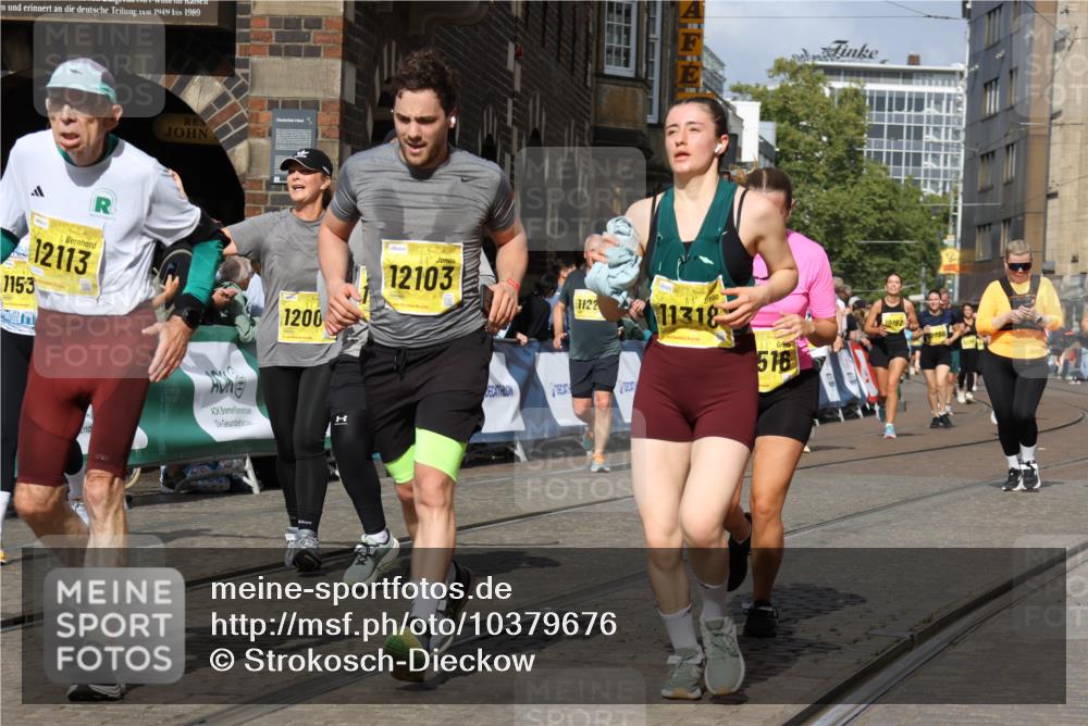 13.09.2026 - 21. swb-Marathon Bremen Strokosch-Dieckow http://msf.ph/oto/10379676 13.09.2026 11:04:17 Ziel 10152, 10357, 10403, 10429, 10516, 10607, 10659, 10671, 10672, 10720, 10726, 10796, 10912, 10913, 10918, 11149, 11318, 11319, 11325, 11451, 11470, 11471, 11511, 11618, 11909, 11967, 12103, 12140, 12260, 12392, 12433, 12504, 10160, 10245, 10526, 10613, 10711, 10755, 11214, 11215, 11248, 11410, 11720, 11740, 11761, 12009, 12929 meine-sportfotos.de