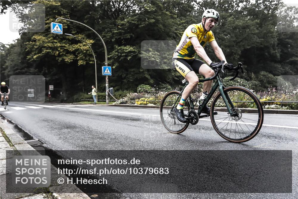 13.09.2026 - Stadtparktriathlon H.Heesch http://msf.ph/oto/10379683 13.09.2026 10:13:01 Radfahren 310, 336 meine-sportfotos.de