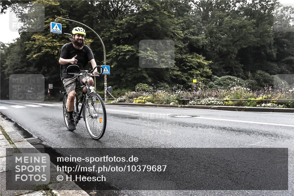 13.09.2026 - Stadtparktriathlon H.Heesch http://msf.ph/oto/10379687 13.09.2026 10:13:02 Radfahren 310, 336 meine-sportfotos.de